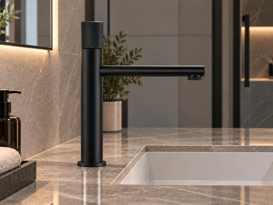 Mitigeur lavabo laiton poignée moletée noir mat – mise en situation sur lavabo