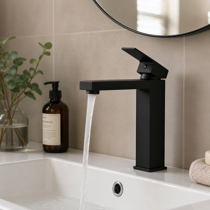 Robinet noir salle de bain - vue de face